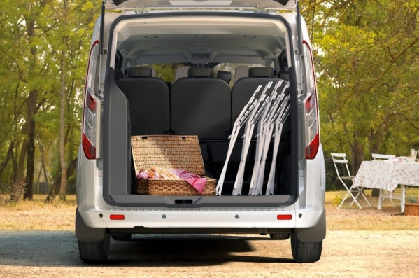 https://wcar.sets.lv/cars/Ford/Tourneo Custom MPV/1389612682-Ford-Tourneo_Custom_2013_800x600_wallpaper_0b.jpg